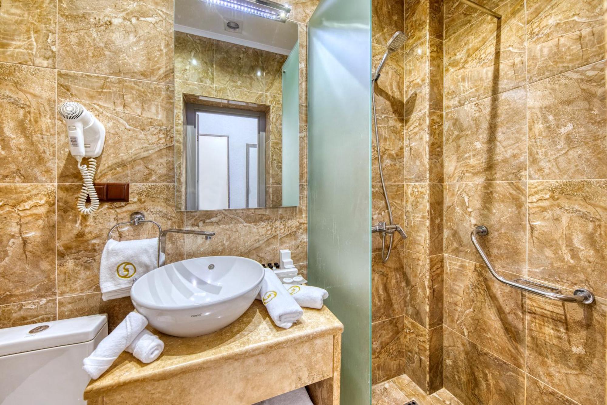 Hotel Grace Kecharis